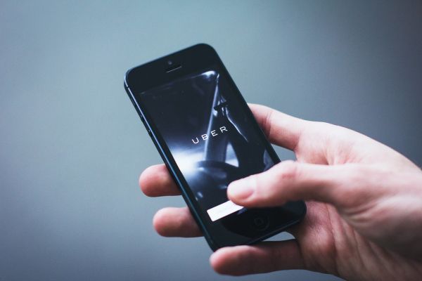 Dating Apps in the UK: A Straight-Talking Guide